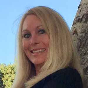 Meet your Posher, Carrie